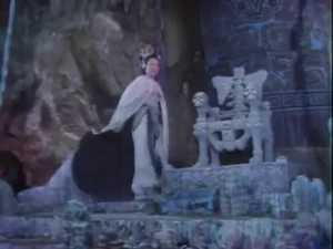 Baigujing and her throne.