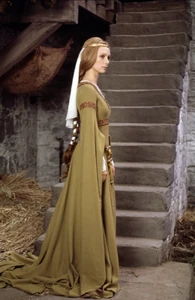 Tumblr mi9t6jeYLx1r4zckoo1 1280.jpg (130 KB) Francesca Annis as Lady Macbeth.