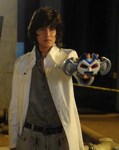 Takato Shiramine.jpg (27 KB) Shiramine using the Reiki Bat to transform.