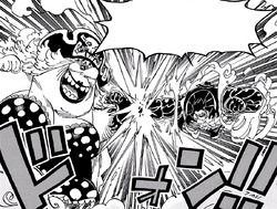 Charlotte Linlin clashes with Luffy