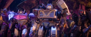 Shockwave praises D-16 by declaring his loyalty to him, his new leader.