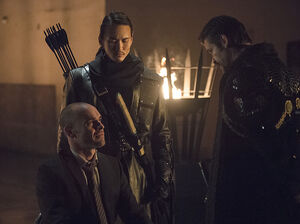 Ra's meeting Sara Lance's father Quentin, telling him Oliver is the Arrow.