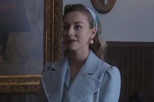 Also her evil grin.