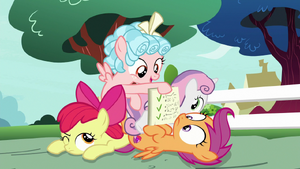 Cozy Glow shows the CMC her homework S8E12