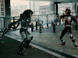 Crocodile Orphnoch fighting Faiz.