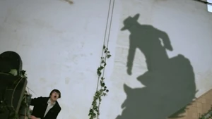 Archimedel being devoured by the Dunkleosteus Jyamato is witnessed by Daichi Isuzu.