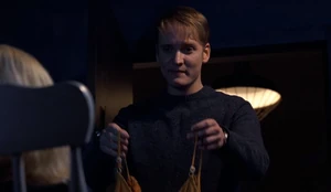 Roderickgless03.jpg (47 KB) Gless presenting Brooke with Abby's dress.