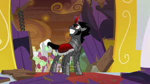 Sombra begins his siege on Canterlot S9E2