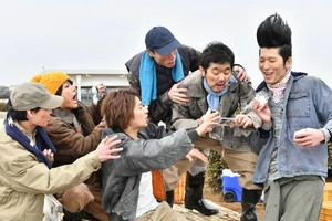 Akaba and the others as workers on Kazumi's farm.