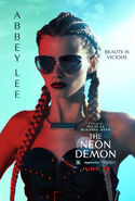 SARAH (Abbey Lee Keershaw) in ‘The Neon Demon) 2