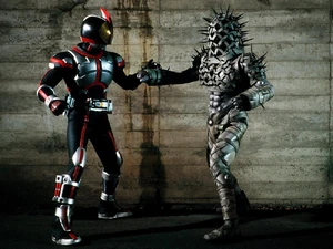 Cactus Orphnoch fighting Faiz.