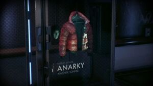 Anarky's jacket on display in the GCPD in Arkham Knight.