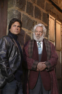 Publicity-Still of Donald Sutherland & Rob Lowe as Richard T. Straker & Ben Mears.