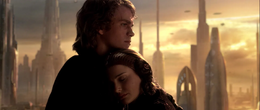Padmé asks Anakin to hold her like he did before the start of the war.