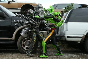 Volt Roidmude fighting Drive.