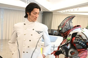 Chameleon Deadman about to kill and copy Yujiro.