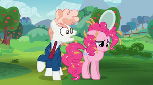 Svengallop threatens Pinkie Pie