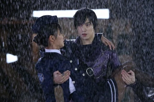 Chase rescuing Kiriko.