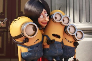 Scarlet "thanking" the Minions for abdicating the British crown to her.