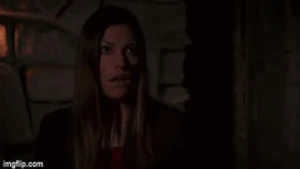 Debra discovers Dexter killing Travis Marshall.