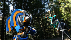 Gunjoji fighting RyusoulGreen.