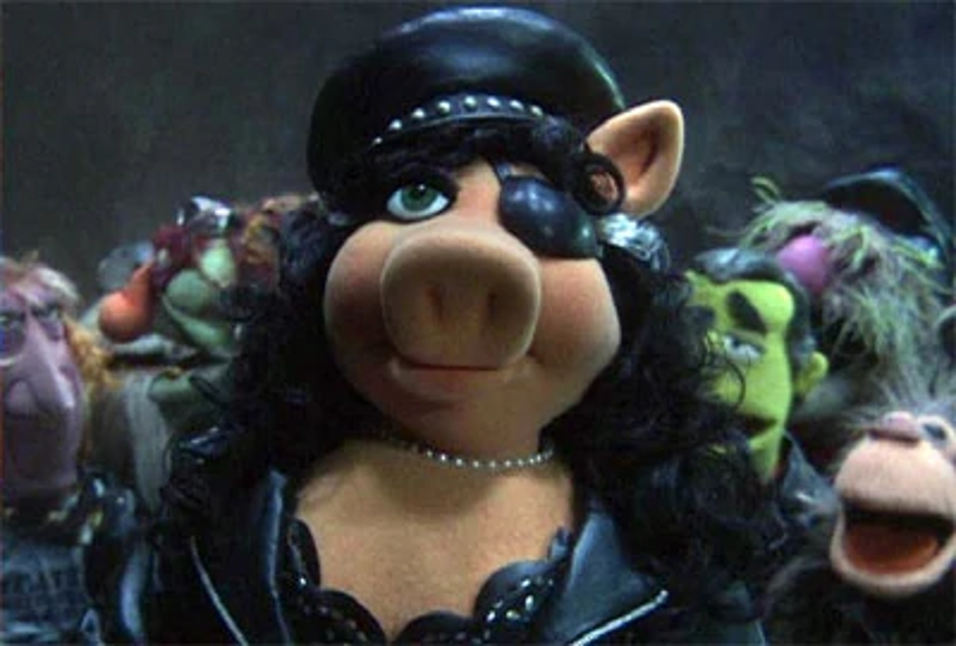 https://static.wikia.nocookie.net/villains/images/8/87/Miss_Piggy_the_Wicked_Witch_of_the_West.png/revision/latest?cb=20221016082918