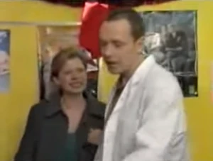 Ian breaks up with Laura over her tryst with mechanic Garry Hobbs.