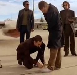 Awwwwww.png (132 KB) Castor clasping shoelaces to his little brother.