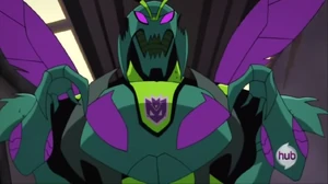 Waspinator threatening Blackarachnia to fix him or she'll be killed.