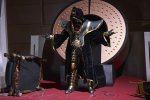 The birth of Kamen Rider Extremer.