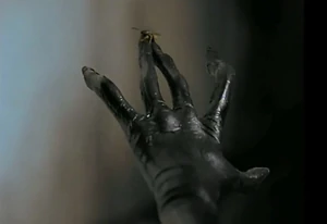 U6ErPGOPES3UpX9VvNHQ5tWLEjI.jpg (26 KB) The Humanoid with a wasp.