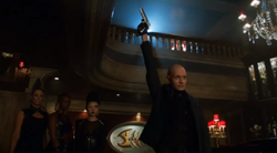 Zsasz stops Fish from killing Cobblepot