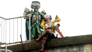 Brain watching the Riders with Medic.