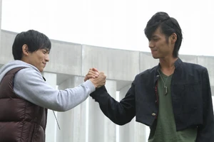 Miura becomes friends with Gentaro.