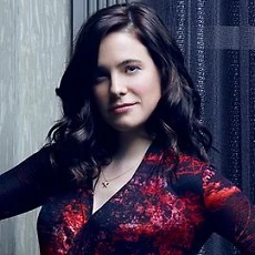 Alana-Bloom-S1.jpg (26 KB)