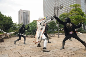 Gamma Commandos 4.jpg (483 KB) Gamma Commandos fighting Ghost Mugen Damashii.