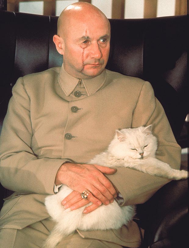 Ernst_Stavro_Blofeld_%28first_appearance%29-0.jpg