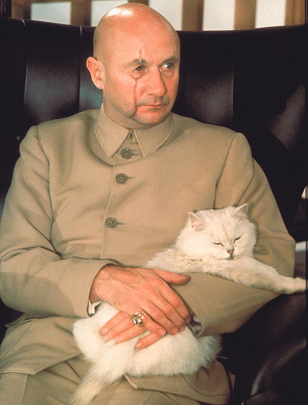 Ernst Stavro Blofeld 007 Villains Wiki Fandom