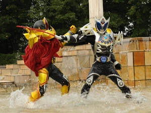 Saga battling Kiva Emperor.