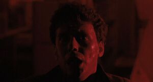 Aliens-movie-screencaps.com-13948.jpg (58 KB) Burke's last moments before being killed by a Warrior Xenomorph.