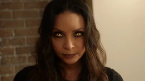 Psycho-Pirate possessing Cecile Horton