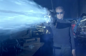 Snart shoots his freeze-ray