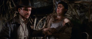 Raiders-lost-ark-movie-screencaps.com-759.jpg (265 KB) Satipo being stopped by Indy from going to take the idol.