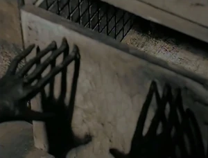 U BNUgLhaMT75B8uU6Y30HDNHyI.jpg (38 KB) The Humanoid closing the cabinet.