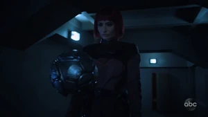 Izel retrieving the device that contains the power of the Di'Allas.