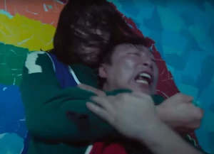 202 stabbed.png (705 KB) Hyun-ju stabbing Player 202.