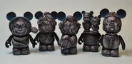 Family Vinyls.jpg (196 KB) Vinylmation Bertie (Far Left)