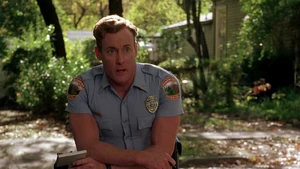 Sisk trying in vain to hit on Rianna