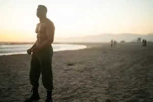 Dame training for his upcoming fight with Donnie