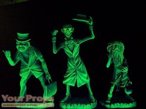 The-Haunted-Mansion-The-Hitchhiking-Ghosts-1